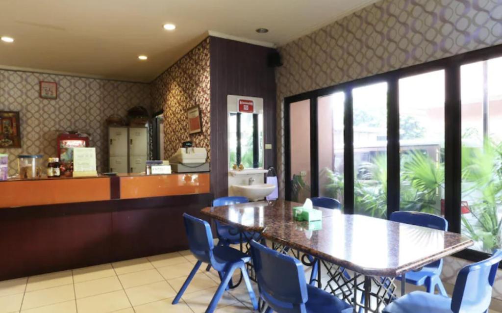 Hotel 678 Kemang Powered By Cocotel Cakarta Dış mekan fotoğraf