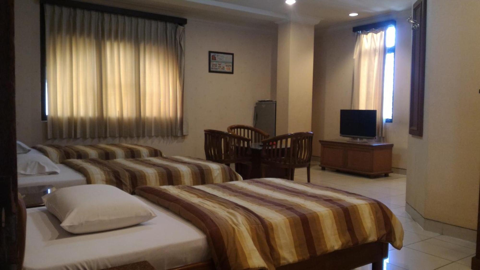Hotel 678 Kemang Powered By Cocotel Cakarta Dış mekan fotoğraf