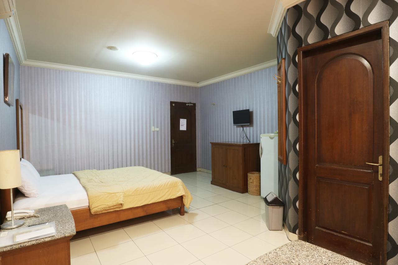 Hotel 678 Kemang Powered By Cocotel Cakarta Dış mekan fotoğraf