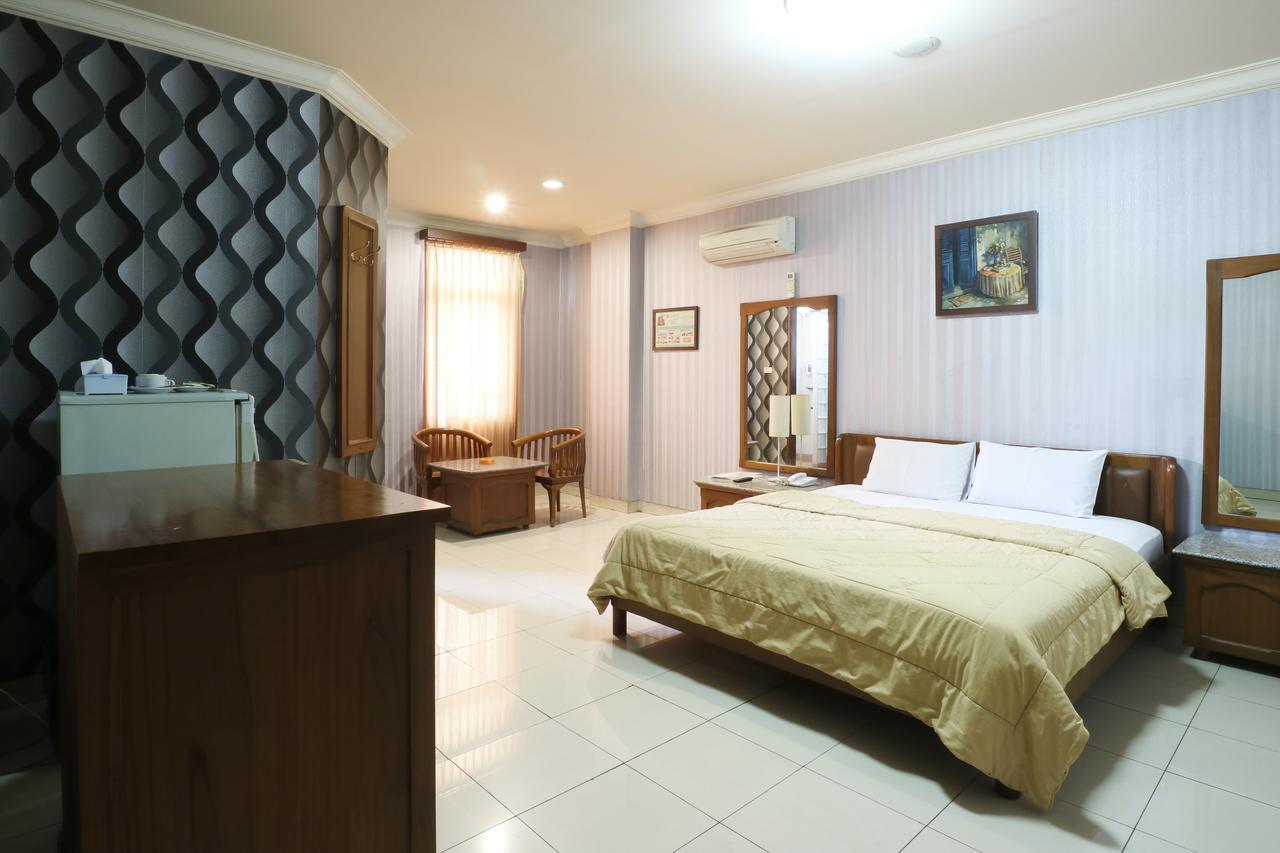 Hotel 678 Kemang Powered By Cocotel Cakarta Dış mekan fotoğraf
