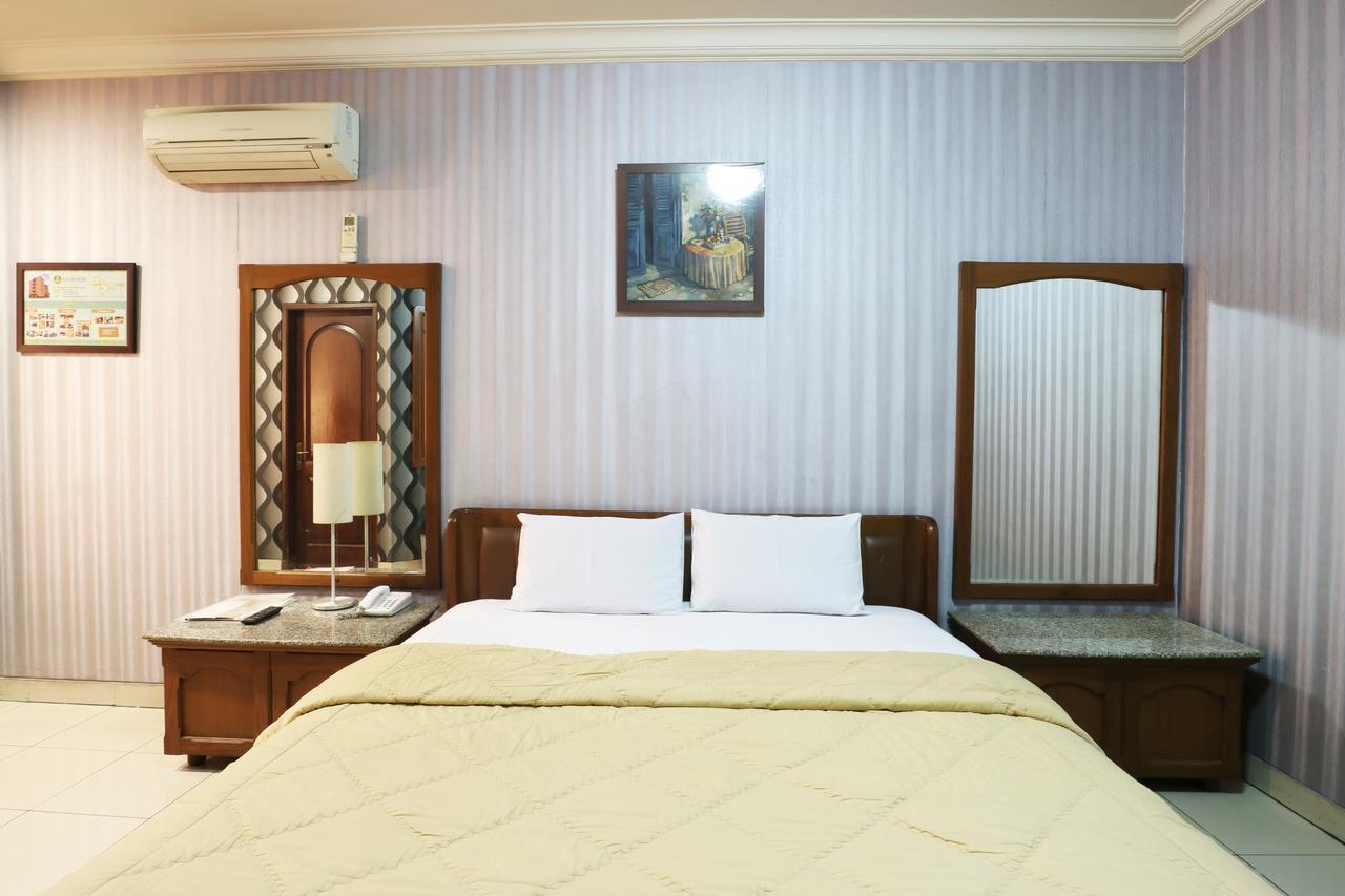 Hotel 678 Kemang Powered By Cocotel Cakarta Dış mekan fotoğraf